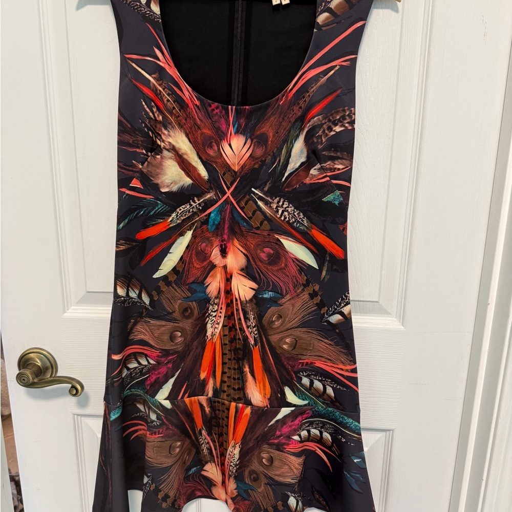Feather Print Sleeveless Top